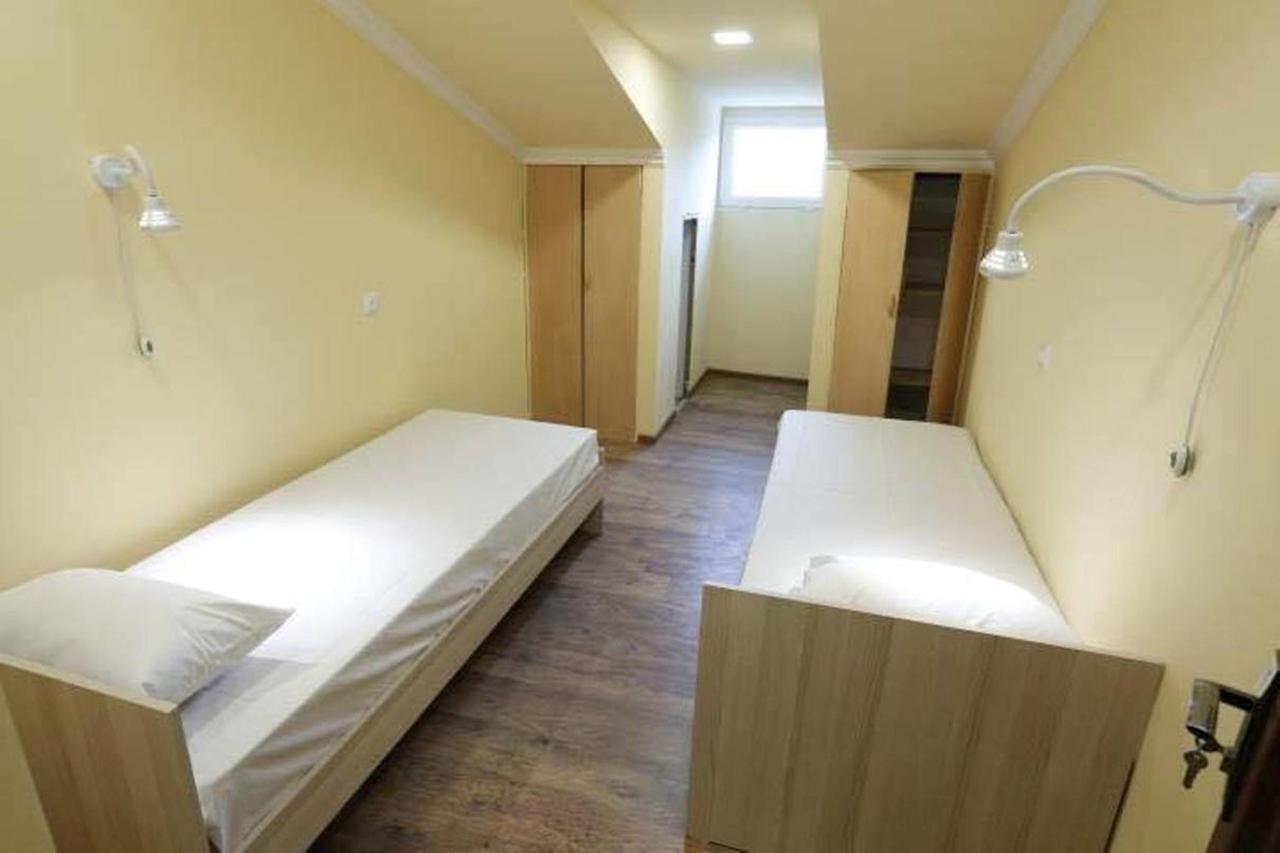 Your Hostel Yerevan Exterior photo