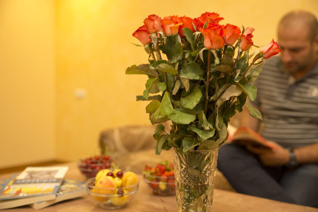 Your Hostel Yerevan Exterior photo