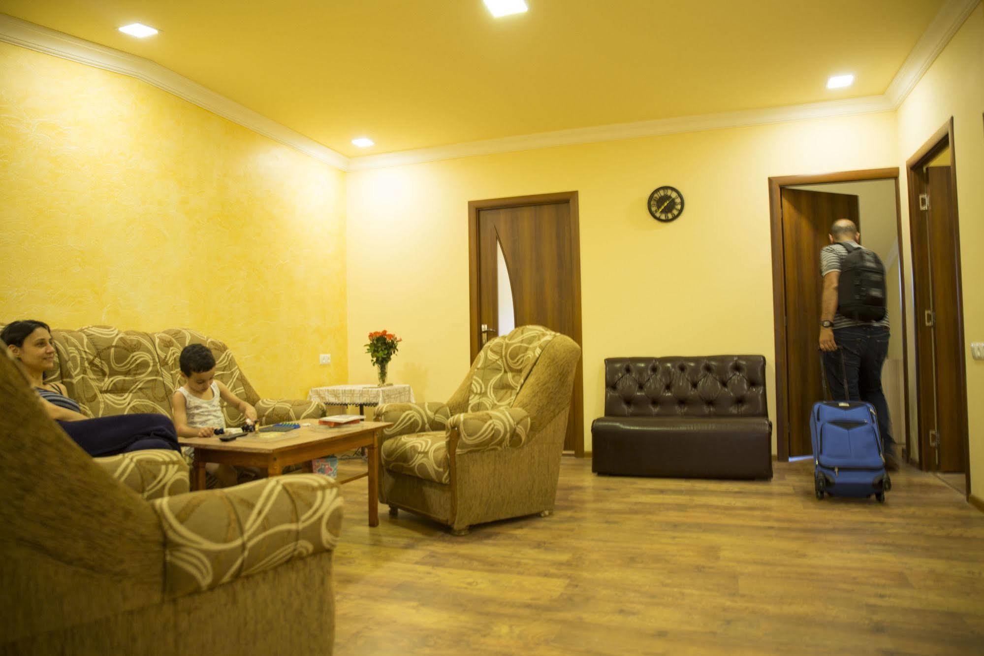 Your Hostel Yerevan Exterior photo