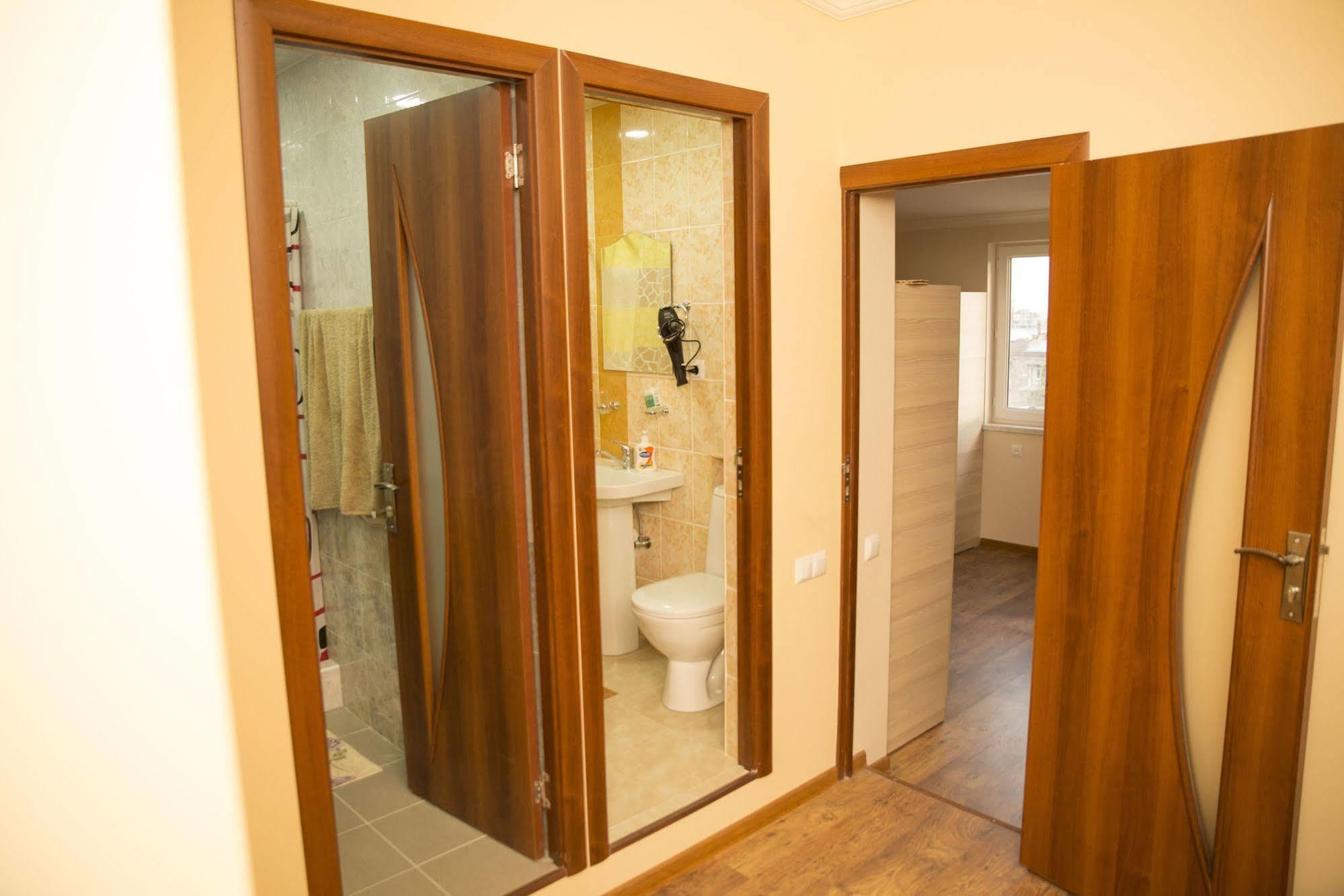Your Hostel Yerevan Exterior photo